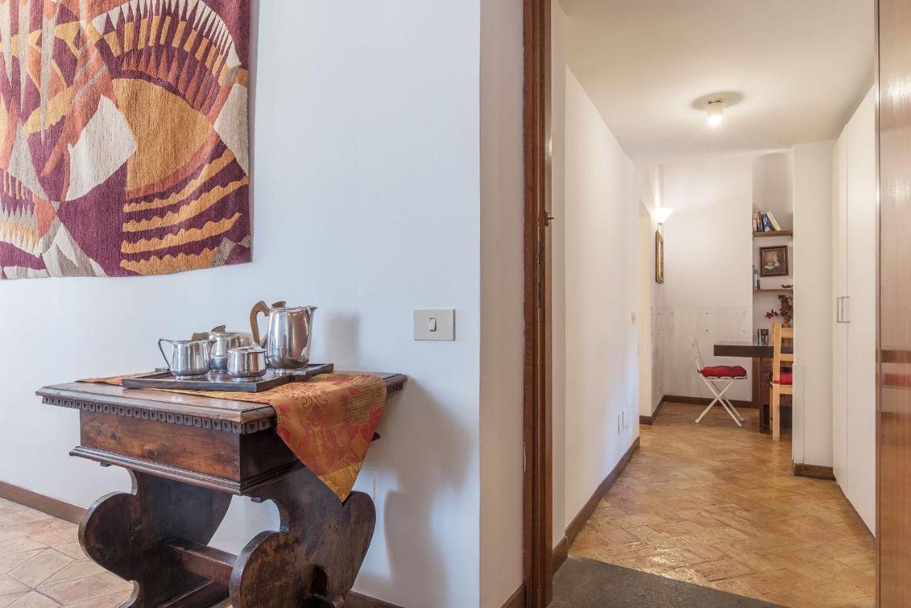 By The Charming Piazza Navona - FromhometoRoma Exterior foto